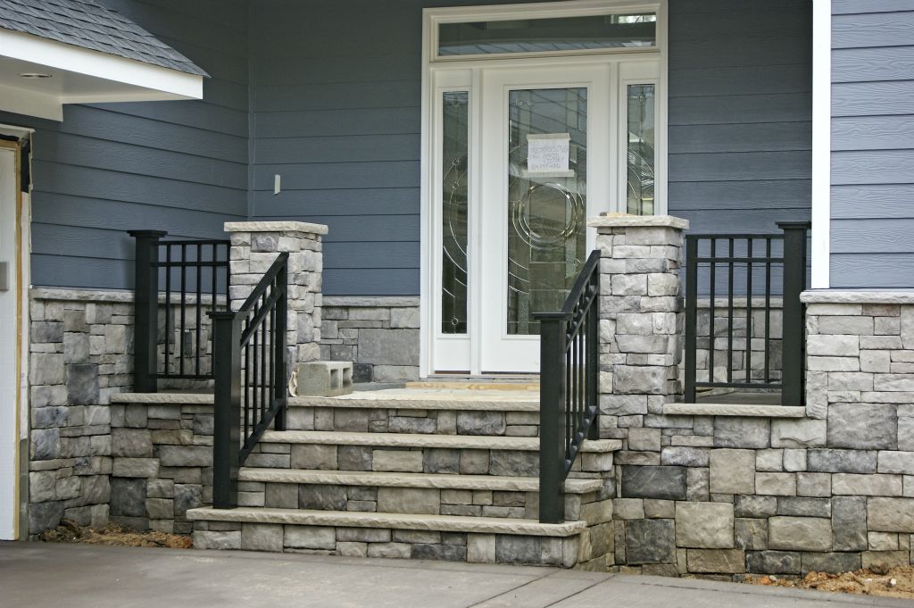 Front porch railing installed